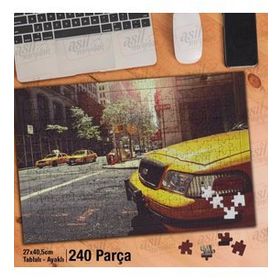 Asil Hobi Newyork Sokakları-Sarı Araba-Retro Yapboz-Ayak Destekli Çerçeveli 240 Parça Puzzle