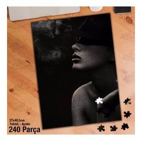 Asil Hobi Retro-Siyah Şapka-Duman-Kadın Yapboz-Ayak Destekli Çerçeveli 240 Parça Puzzle