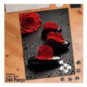 Asil Hobi Siyah Taşların Üzerinde Kırmızı Güller Yapboz-Ayak Destekli Çerçeveli 240 Parça Puzzle