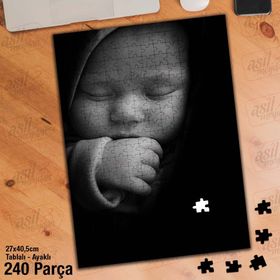Asil Hobi Uyuyan Bebek-Siyah Zemin-Masum Yapboz-Ayak Destekli Çerçeveli 240 Parça Puzzle
