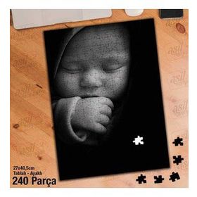 Asil Hobi Uyuyan Bebek-Siyah Zemin-Masum Yapboz-Ayak Destekli Çerçeveli 240 Parça Puzzle