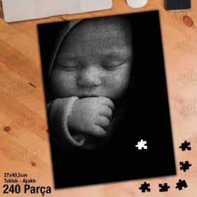 Asil Hobi Uyuyan Bebek-Siyah Zemin-Masum Yapboz-Ayak Destekli Çerçeveli 240 Parça Puzzle