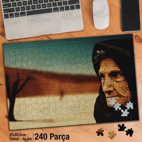 Asil Hobi Yaşlı Kadının Yüzündeki Çizgiler-Çöl Yapboz-Ayak Destekli Çerçeveli 240 Parça Puzzle