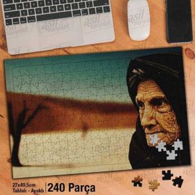 Asil Hobi Yaşlı Kadının Yüzündeki Çizgiler-Çöl Yapboz-Ayak Destekli Çerçeveli 240 Parça Puzzle