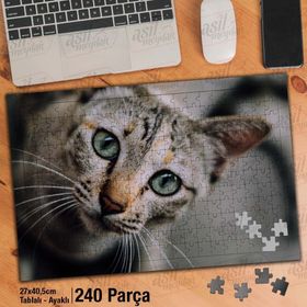 Asil Hobi Yeşil Gözlü Kedi-Sevimli Hayvan-Masum Yapboz-Ayak Destekli Çerçeveli 240 Parça Puzzle