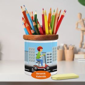 Asilmeydan 446673769 Scooter Kullanan Çocuk Seramik Kalemlik