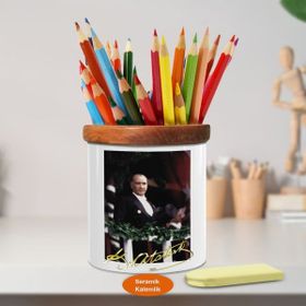 Asilmeydan 449293859 Balkonda Mustafa Kemal Atatürk Ahşap Seramik Kalemlik