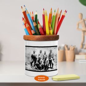 Asilmeydan 449483561 Arazide Askerler Kemal Atatürk Ahşap Seramik Kalemlik