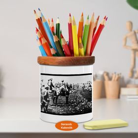 Asilmeydan 449677088 Atlar Üstünde Askerler Ahşap Seramik Kalemlik