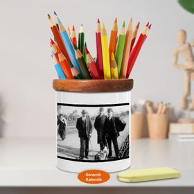 Asilmeydan 449679264 Çanta Tutan Atatürk Ahşap Seramik Kalemlik