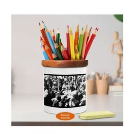 Asilmeydan 449726697 Kalabalık İçinde Kemal Atatürk Ahşap Seramik Kalemlik