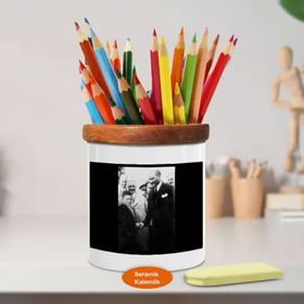 Asilmeydan 449751920 Küçük Adam Ve Mustafa Kemal Atatürk Ahşap Seramik Kalemlik