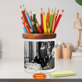 Asilmeydan 449752781 Yemek Masasında Mustafa Kemal Atatürk Ahşap Seramik Kalemlik