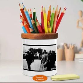 Asilmeydan 449809228 Karizmatik Paltolu Kemal Atatürk Ahşap Seramik Kalemlik