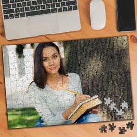 Asilmeydan 456202418 240 Parça Üniversite Öğrencisi Kız Puzzle Yapboz Tablo