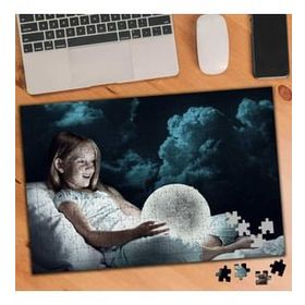 Asilmeydan 456262597 240 Parça Gece Lambası Tutan Kız Puzzle Yapboz Tablo