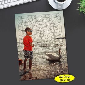 Asilmeydan 456573595 240 Parça Sahilde Küçük Çocuk Puzzle Yapboz Tablo