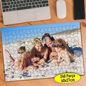 Asilmeydan 456754813 240 Parça Kumsalda Mutlu Aile Puzzle Yapboz Tablo