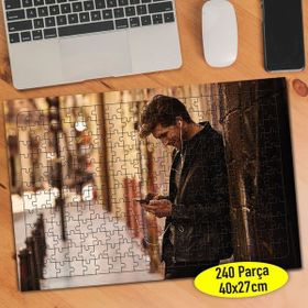 Asilmeydan 457328800 240 Parça Müzik Dinleyen Adam Puzzle Yapboz Tablo