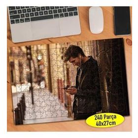 Asilmeydan 457328800 240 Parça Müzik Dinleyen Adam Puzzle Yapboz Tablo