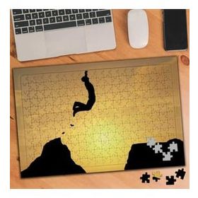 Asilmeydan Dağda Zıplayan Maceracı 240 Parça 27x40.5 cm Puzzle Yapboz Tablo
