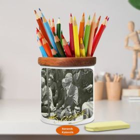 Asilmeydan Gösteri izleyen Mustafa Kemal Atatürk Ahşap Seramik Kalemlik