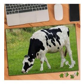 Asilmeydan Otlanan Sevimli Inek 240 Parça 104730099 Puzzle Yapboz Tablo