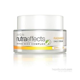 Avon Nutra Effects Radiance SPF 20 50 ml Gündüz Kremi