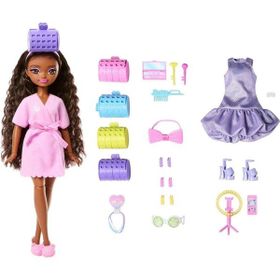 Barbie JGG39 Dream Besties Brooklyn ile Akşam Eğlencesine Hazırlanma