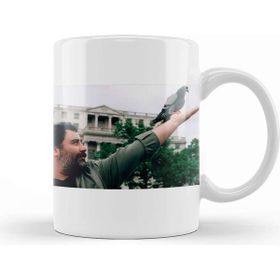 Baskı Dükkanı Ahmet Kaya Elinde Kuş Güvercin Kupa