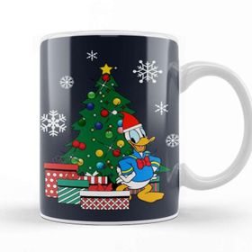 Baskı Dükkanı Donald Duck Around The Christmas Tree Beyaz 330 ml Porselen Kupa Bardak
