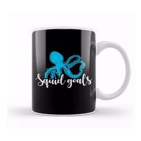 Baskı Dükkanı Fish Squid Goals Cute & Funny Squad Goals Pun Joke Beyaz 330 ml Porselen Kupa Bardak
