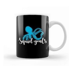 Baskı Dükkanı Fish Squid Goals Cute & Funny Squad Goals Pun Joke Beyaz 330 ml Porselen Kupa Bardak