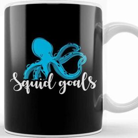 Baskı Dükkanı Fish Squid Goals Cute & Funny Squad Goals Pun Joke Beyaz 330 ml Porselen Kupa Bardak