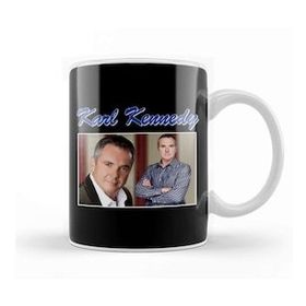 Baskı Dükkanı Karl Kennedy Neighbors Tribute Montage Kupa