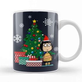 Baskı Dükkanı Marcie Peanuts Around The Christmas Tree Kupa