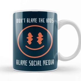 Baskı Dükkanı Millenials Don't Blame the Kids Blame Social Media Kupa Bardak Porselen