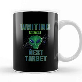 Baskı Dükkanı Retro Pixel Alien Waiting For Next Target Kupa