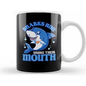 Baskı Dükkanı Sharks Hug Using Their Mouth Funny Shark Pun Kupa