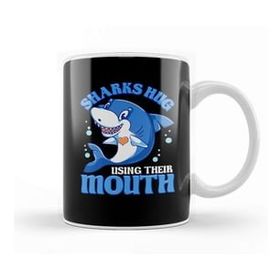 Baskı Dükkanı Sharks Hug Using Their Mouth Funny Shark Pun Kupa