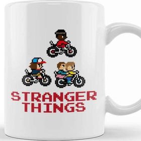 Baskı Dükkanı Stranger Things Kids On Bikes Pixellated Kupa