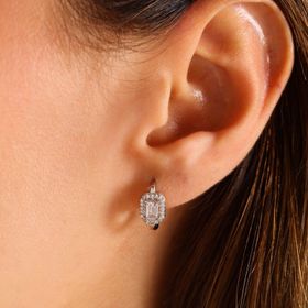 Beyaz Altın J Model Baget Küpe
