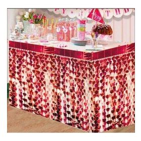 Bisepetim 75x360 cm Püsküllü Işıltılı Metalize Kırmızı Kalpli Masa Eteği