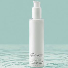 Bloumsie Youth and More Yaşlanma Karşıtı Ultra Nemlendirici Isparta Gülü ve Hyaluronic Acid İçeren 50 ml Yüz Kremi