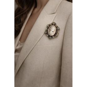 Bordo Taşlı Vintage Cameo Kadın Figürlü Metal Broş