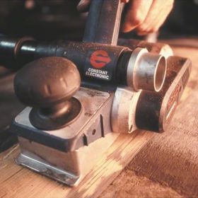 Bosch El Planyası GHO 40-82 C (850 W)