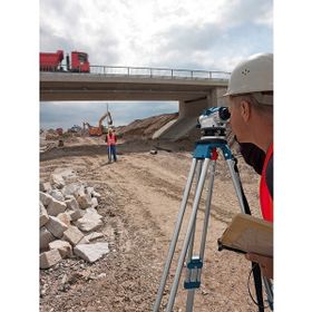 Bosch GOL 26 D-Optik Hizalama/Optik Nivo + BT 160 Tripod ve GR 500 Mira
