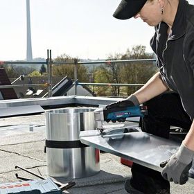 Bosch GSC 10.8 V-LI Akülü Sac Kesme Makinası