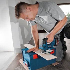 Bosch GST 18 V-LI Akülü Dekupaj Testere