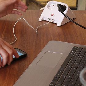 Brennenstuhl 2x Usb 2.0 2100 Amper Hızlı Şarj Özellikli 2 Soketli Masaüstü Uzatma Siyah Priz
